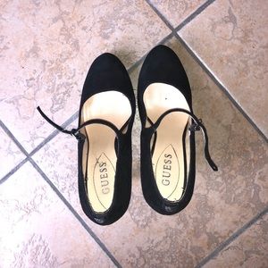 Black Guess Heels size 8